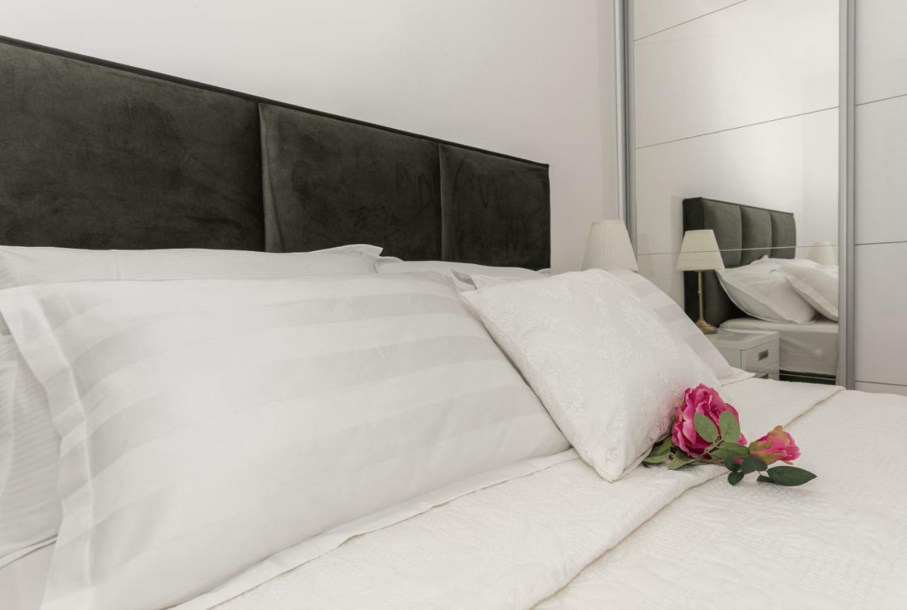 Penthouse Nikola Lägenhet Makarska Exteriör bild