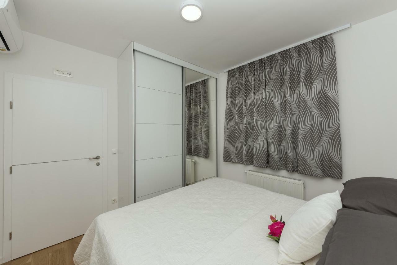 Penthouse Nikola Lägenhet Makarska Exteriör bild