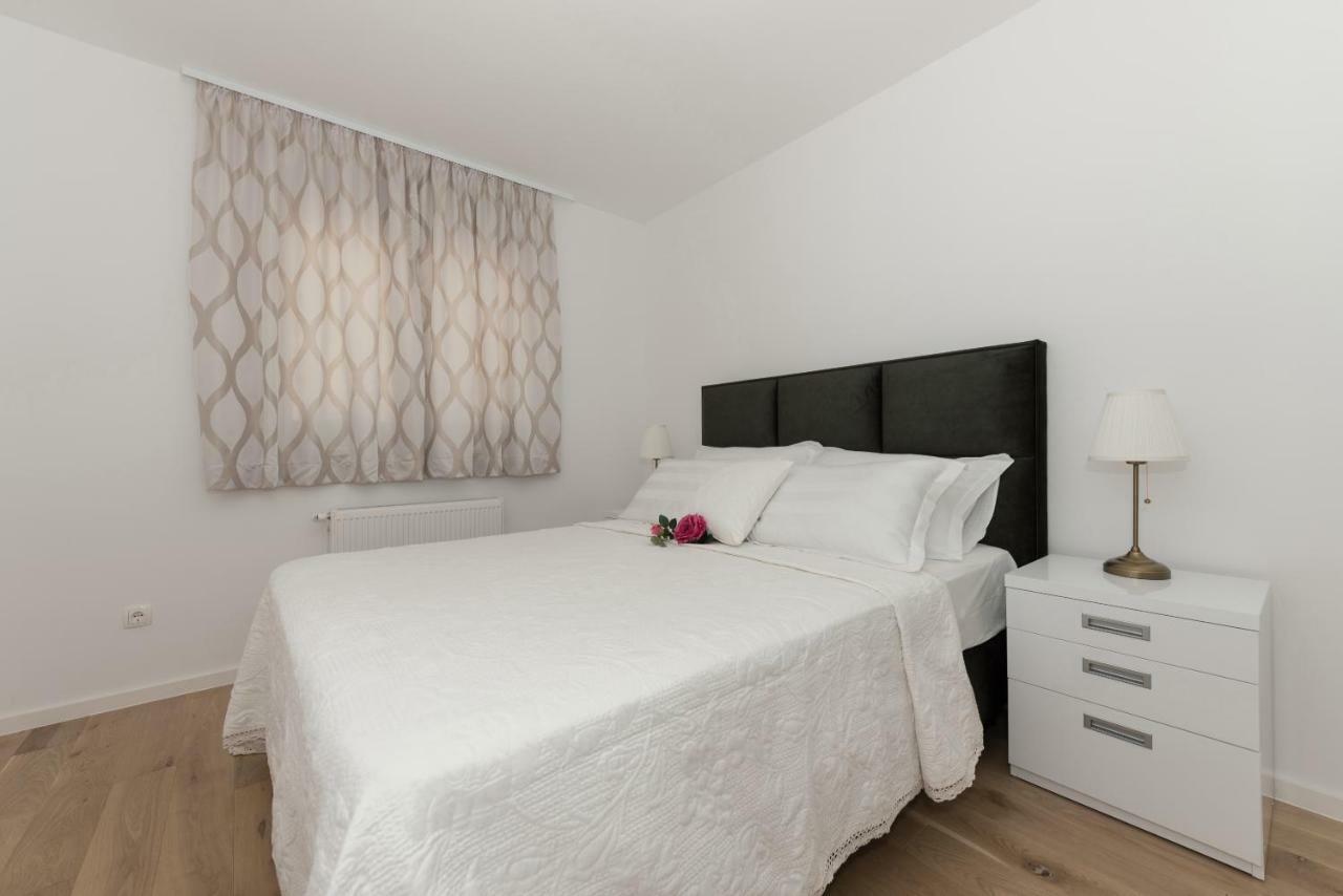 Penthouse Nikola Lägenhet Makarska Exteriör bild