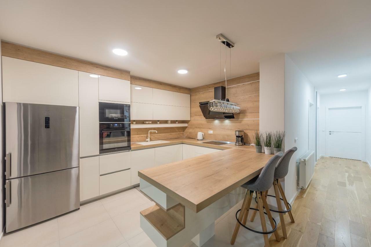 Penthouse Nikola Lägenhet Makarska Exteriör bild